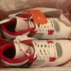 Jordan Fire Red 4’s size 12